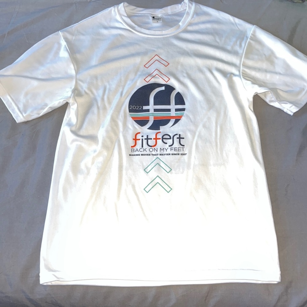 C2 Sport Tshirt. Moisture Wicking Material. NWOT!